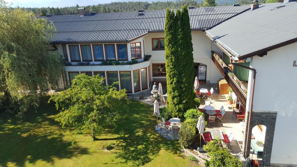 Beautyfarm Landhaus Servus Velden am Wörthersee Екстериор снимка